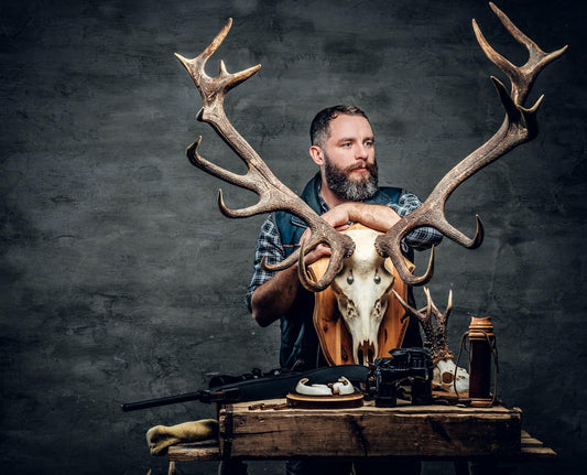 Top 5 Must-Have Gears for Every Deer Hunter